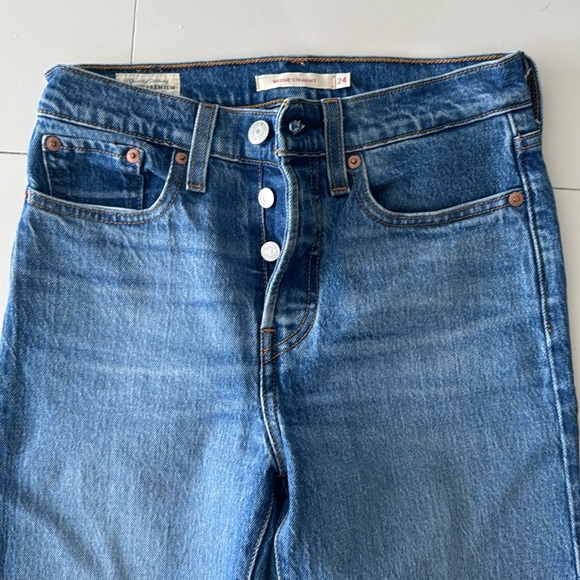 Wedgie Straight Fit Women’s Jeans - Picture 3 of 6